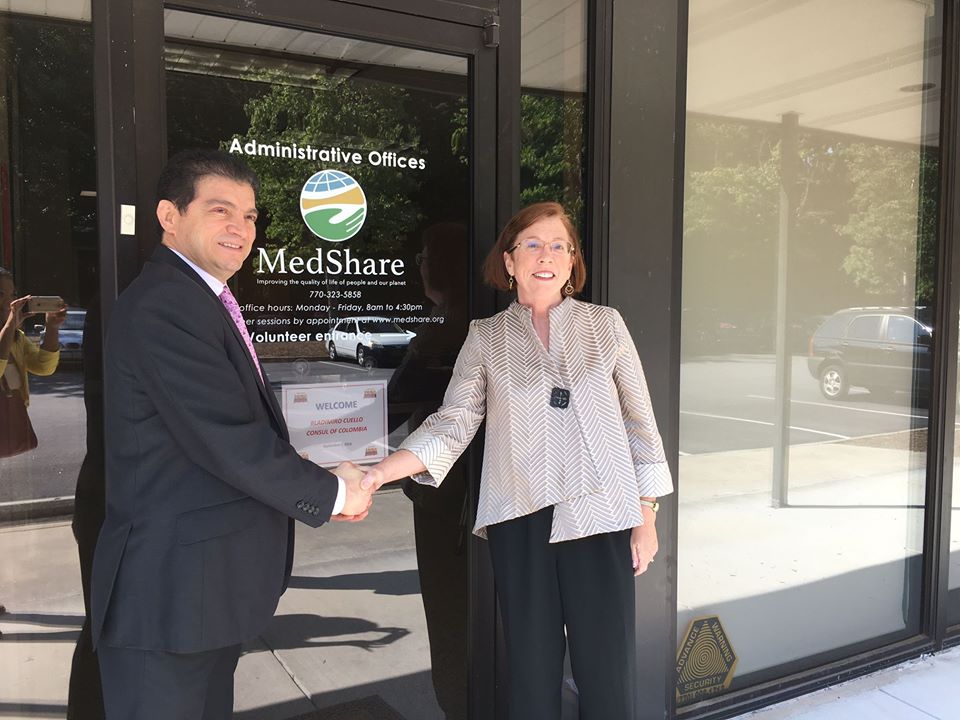 MedShare Welcomes Colombian Consul General